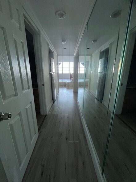 Building Photo - 905 Brickell Bay Dr