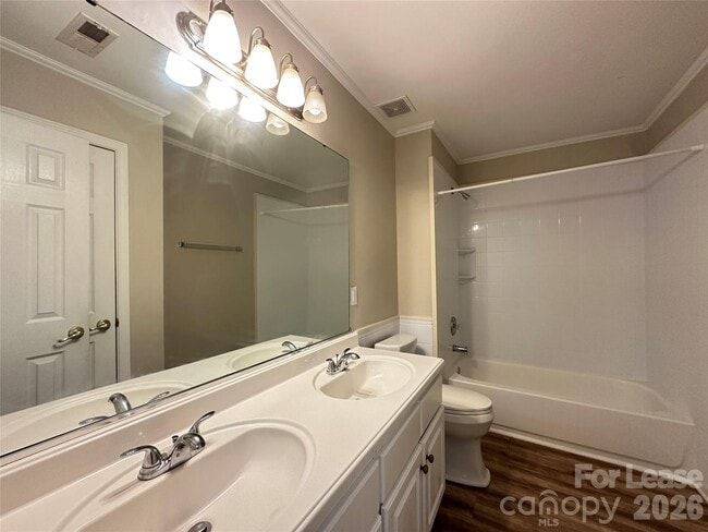 Building Photo - 5650 Berry Ridge Dr