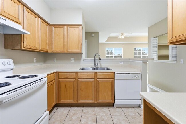Building Photo - 1015 Villagio Cir