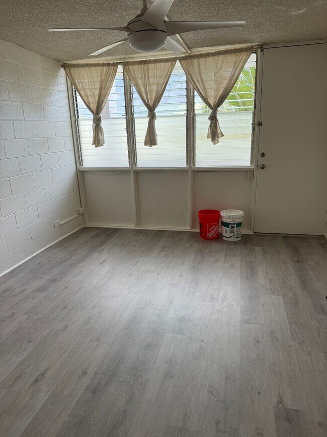 Building Photo - 868: MBC-608A