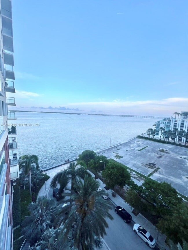 Building Photo - 1155 Brickell Bay Dr