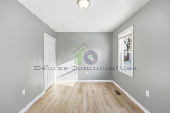 Building Photo - Spacious 3 Bedroom Single Family Home Near Downtown GR | $1795