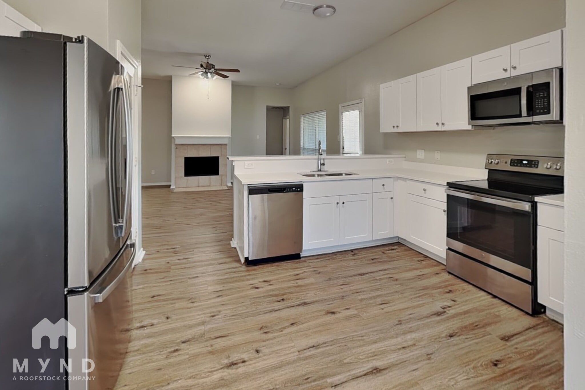 Building Photo - 2526 Sunset Dr