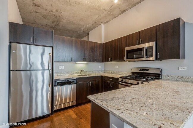 Building Photo - 235 W Van Buren St
