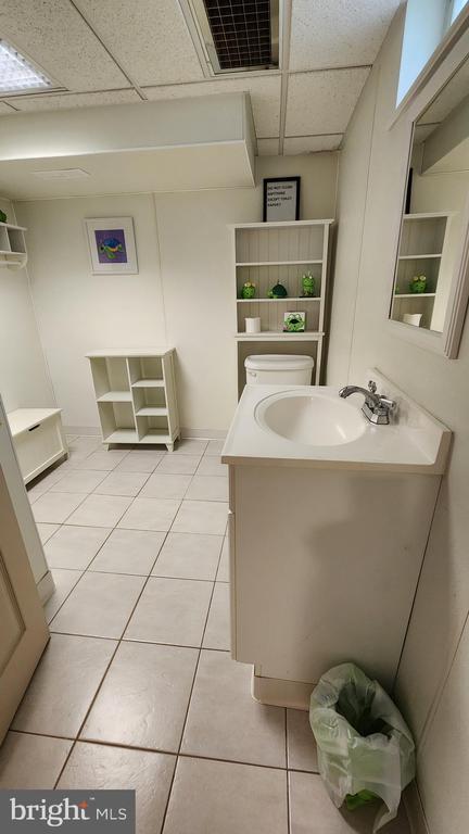 Building Photo - 228 Market Pl