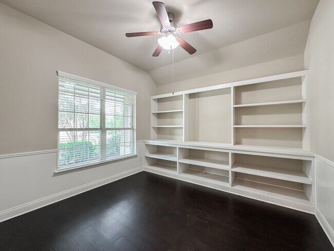 Building Photo - 10 Pilot Rock Pl