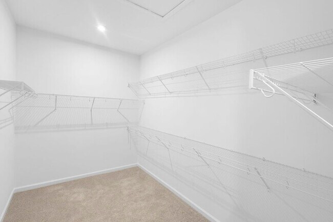 Building Photo - 13053 Pergola Ave