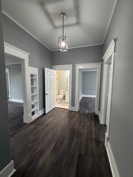 Building Photo - 220 E Morgan St