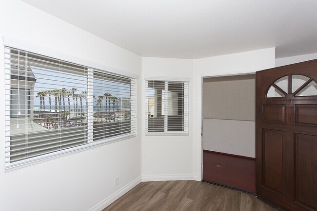 Building Photo - 1 Bed/1 Bath with Breathtaking Views | A Seacoast Drive Gem in Imperial Beach!