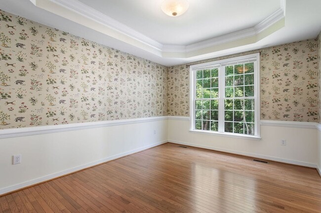 Building Photo - FABULOUS 5 BEDROOM RENOVATED HOME IN HAMPTON PARK