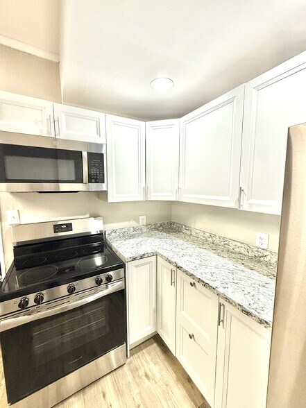 Building Photo - 2007 S 8th St