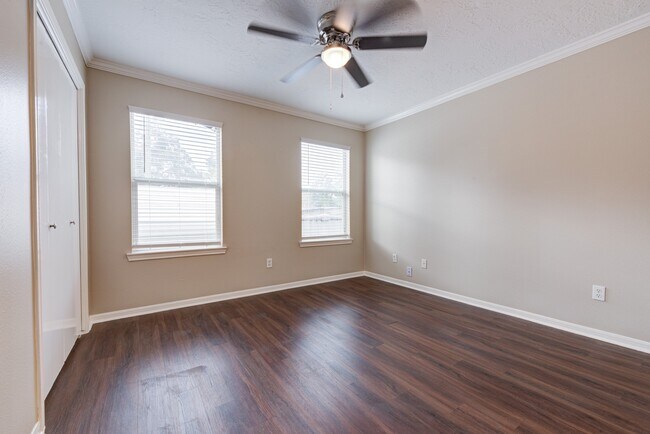 Building Photo - 1206 Grunwald Heights Blvd