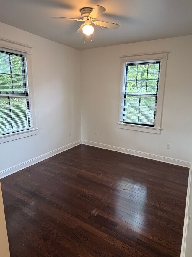 Building Photo - 1233-1237 Poland Avenue