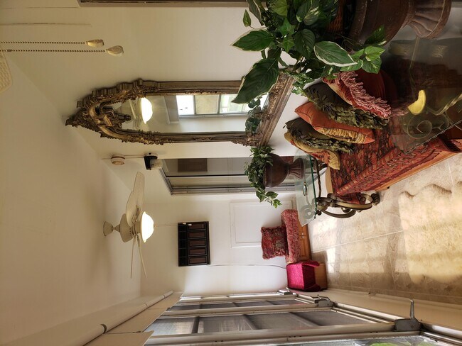 Building Photo - 77 Mansfield B