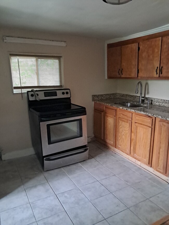 Building Photo - 4908 Eau Claire St