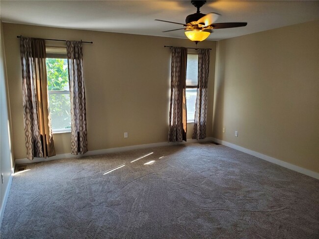 Building Photo - 233 Sunset Villa Cir
