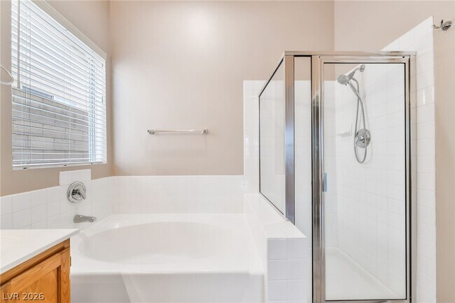 Building Photo - 9324 Heatwave St