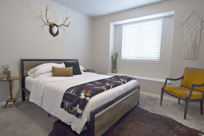 Building Photo - 3912 E Clear Springs Dr.