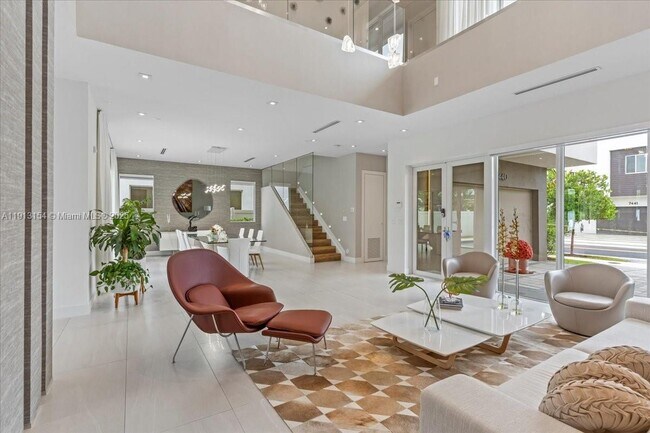 Building Photo - 7440 NW 100th Ct