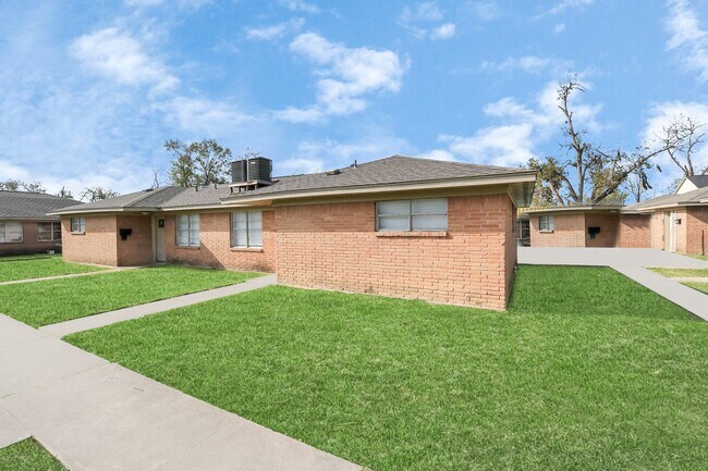 Primary Photo - 5435 Pardee St