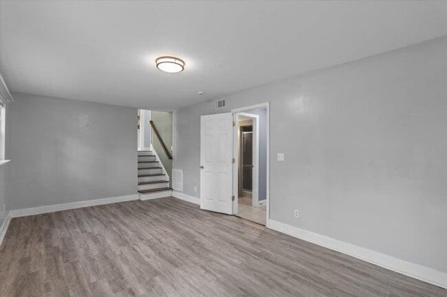 Building Photo - 175 Creekview Cir