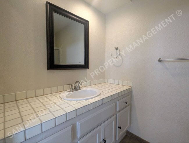 Building Photo - 15921 Avenida Villaha