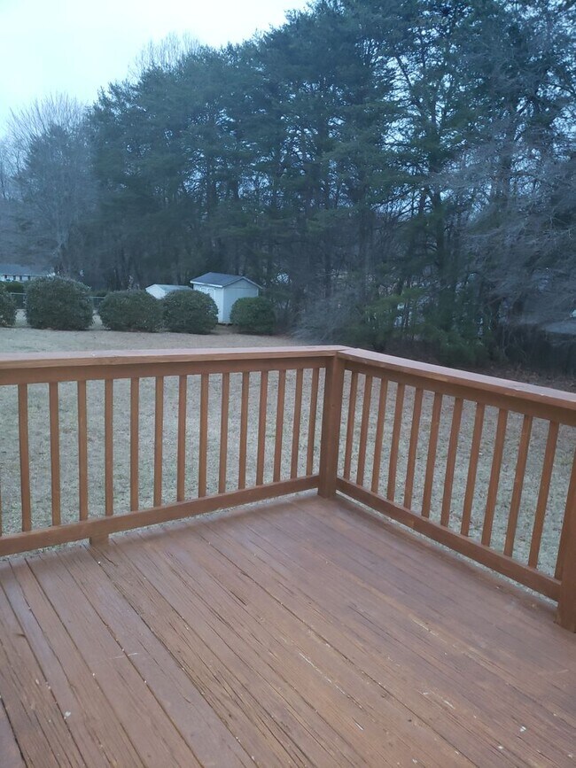 ***3 BR House Convenient to Pisgah Church 4004 Merton Rd