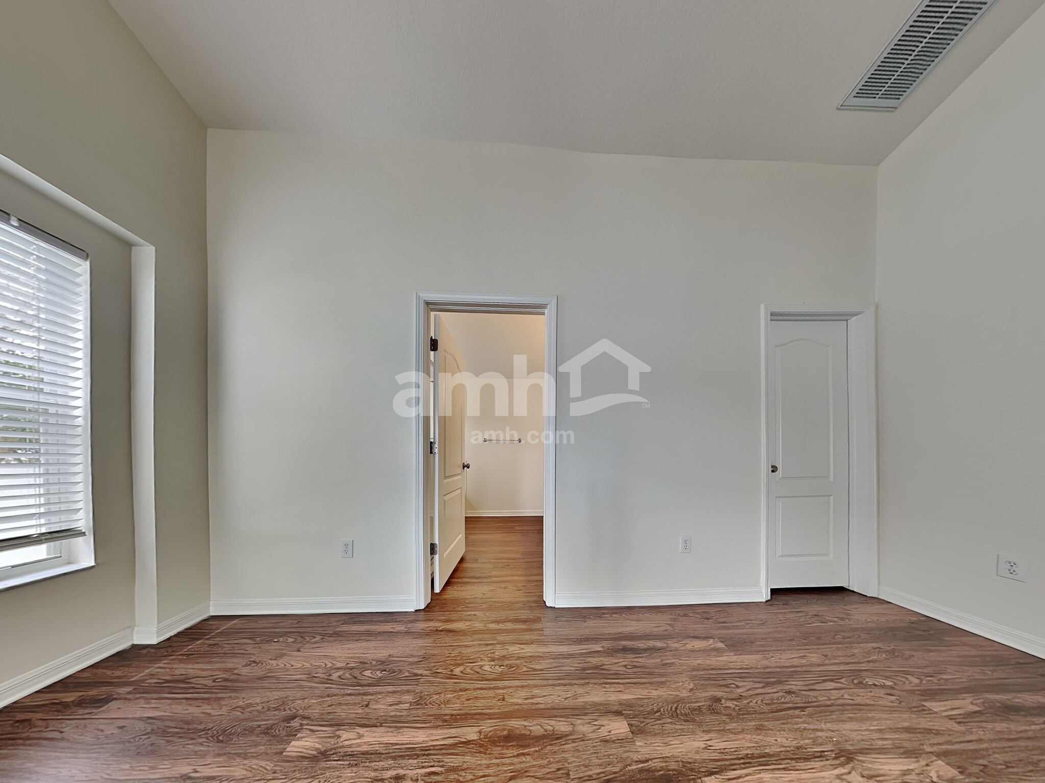 Building Photo - 30734 Midtown Ct