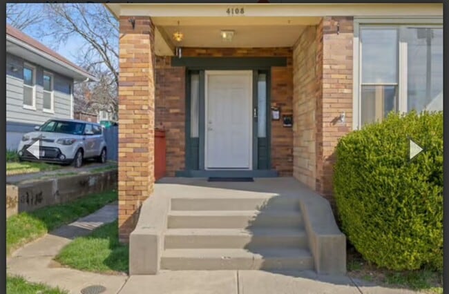 Building Photo - CHEVIOT - Roomy 3 bed 1 bath upstairs in 2...