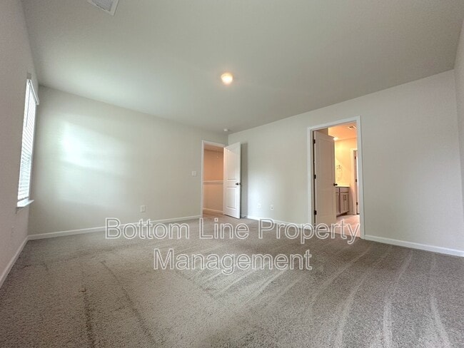 Building Photo - 2129 Allium Dr