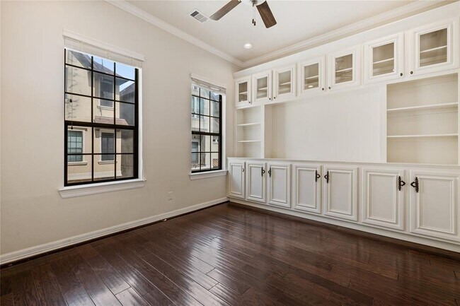 Building Photo - 2737 King's Retreat Cir
