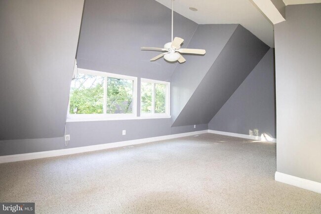 Building Photo - 1127 Thackary Ct