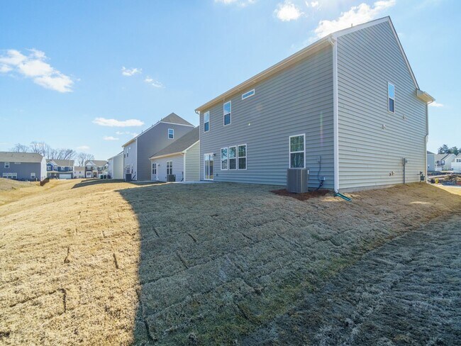 Building Photo - Brand New 5 Bedroom 3 full baths in Steele...
