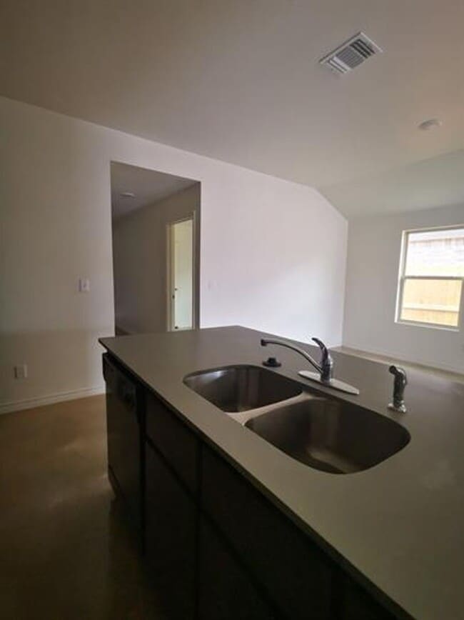 Building Photo - P2-2404 Alterman Drive Temple, TX 76504