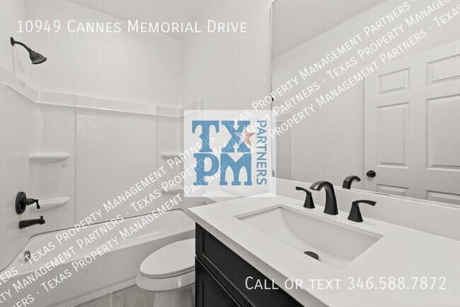 Building Photo - 10949 Cannes Memorial Dr