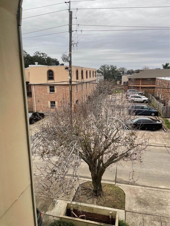 Building Photo - 2500 Houma Blvd