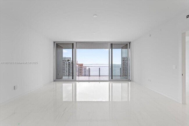 Building Photo - 300 Biscayne Blvd Way