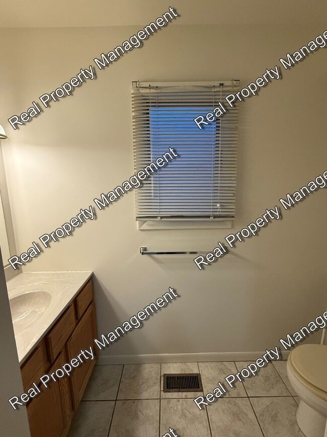 Building Photo - Large Three Bedroom Crown Point Duplex