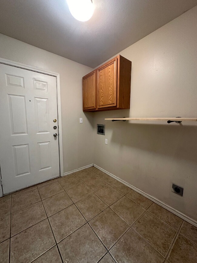Building Photo - Move In Special of 1/2 Off The First Month...