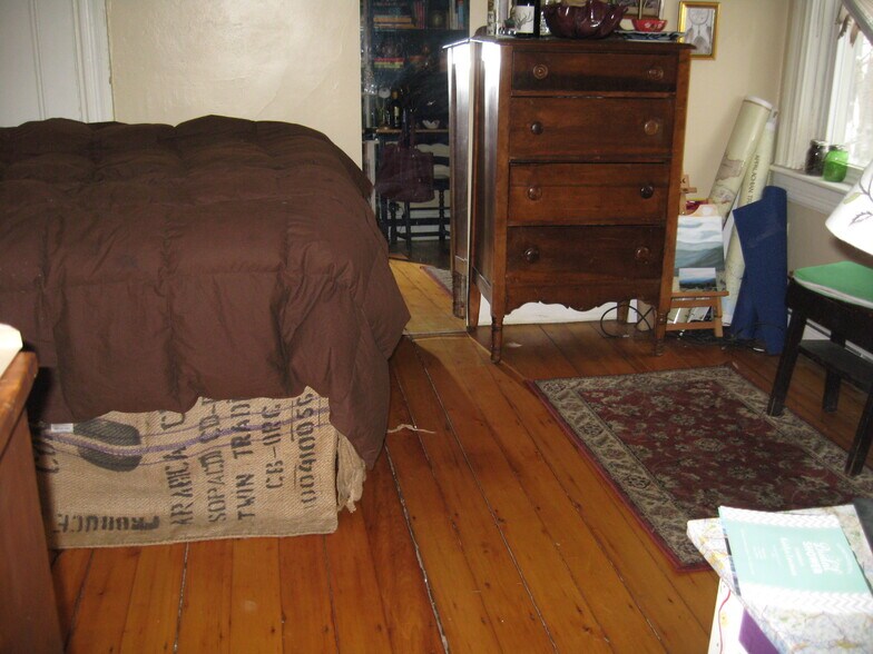 Building Photo - 195 Lippitt St