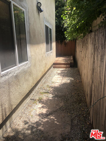 Building Photo - 15244 La Maida St