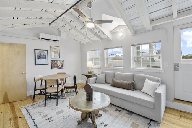 Building Photo - 122 W Elder St