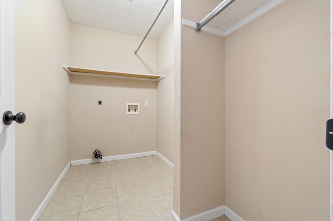 Building Photo - 2800 N 55th Cir