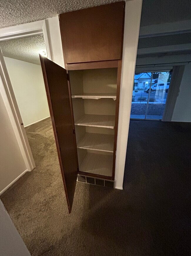 Building Photo - 668 Cedar St