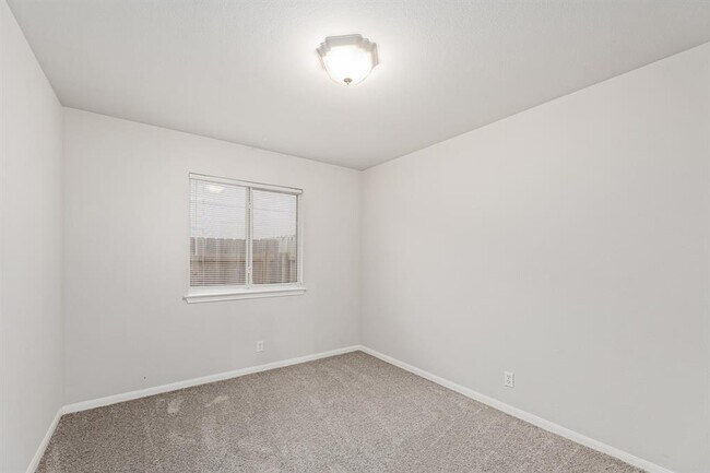 Building Photo - 21108 Derby Day Ave