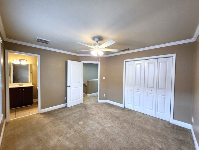 Building Photo - 3 Bedroom town home for rent August 6, 2026 in gated community with pool, renting for $1550 per m...