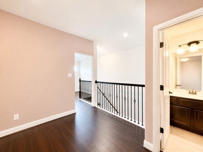 Building Photo - 7742 Candlelight Park Ln