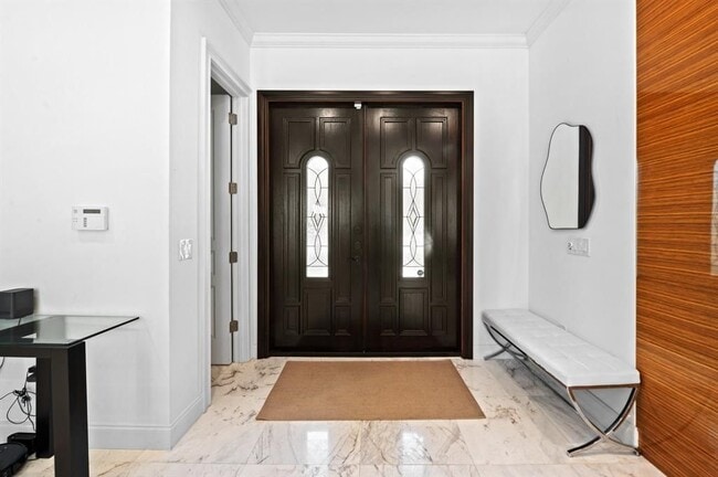 Building Photo - 2437 Castilla Isle