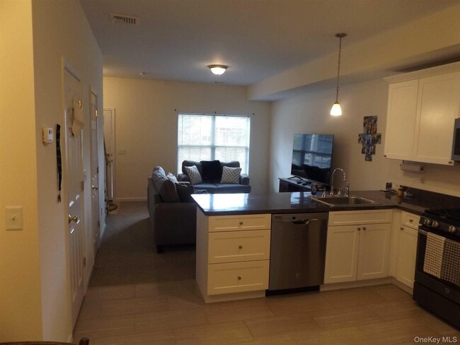 Building Photo - 2410 NY-82