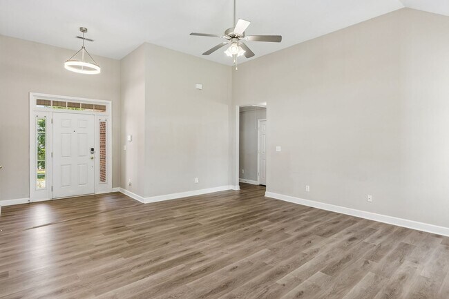 Building Photo - 2601 Danbury Cir